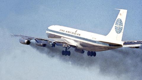 Als Abgaswolken noch den Duft der großen, weiten Welt versprachen - eine Boeing 707 startet 1958