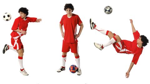 Jugendlicher spielt Fußball