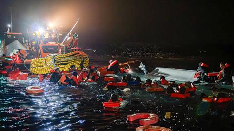 Rettung von Schiffbrüchigen vor der libyschen Küste