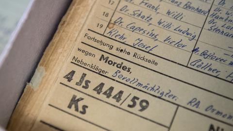 Ein Dokument des ersten Frankfurter Auschwitz-Prozesses im Hessischen Hauptstaatsarchiv Wiesbaden
