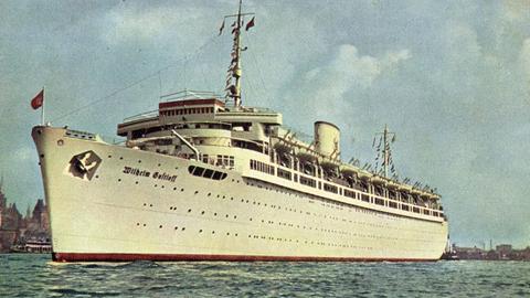 Eine Postkarte zeigt die "Wilhelm Gustloff"