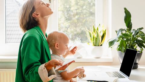 Multitasking: Baby, Job, Familie - geht das gleichzeitig?