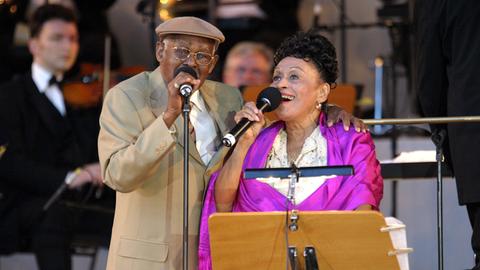 Omara Portuondo & Ibrahim Ferrer, beim Classic Open Air 2004 auf dem Berliner Gendarmenmarkt