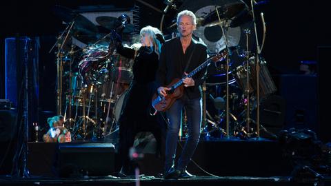 Stevie Nicks und Lindsey Buckingham,  Isle of Wight Festival 2015