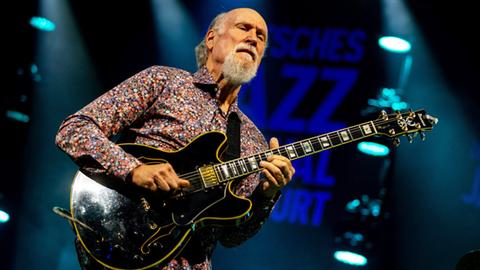 John Scofield beim 54. Deutschen Jazzfestival Frankfurt