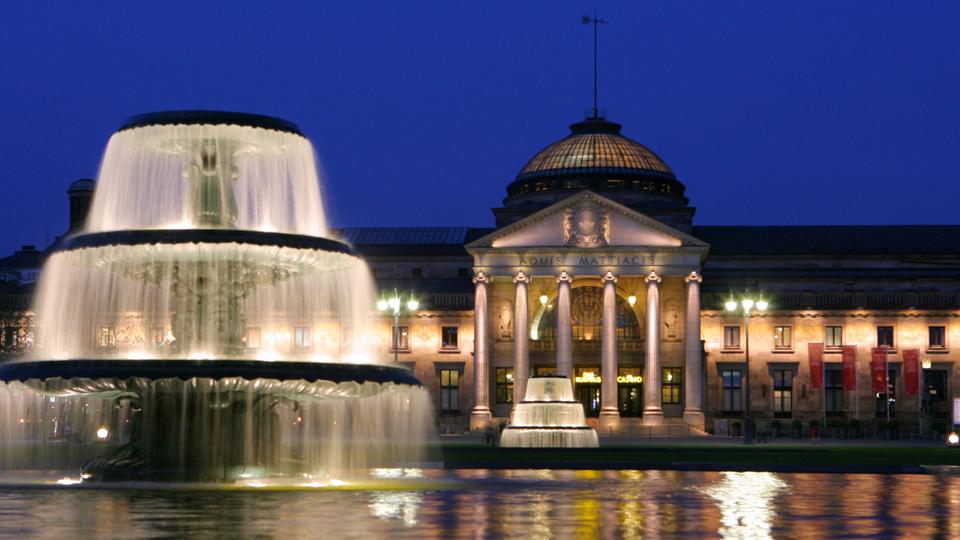 Kurhaus Wiesbaden bei Nacht