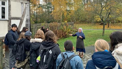 Schülerinnen und Schüler im Hessenpark