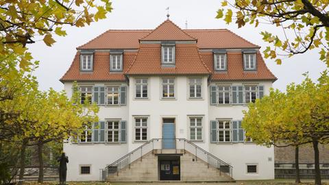 Historisches Bessunger Kavaliershaus in Darmstadt, in dem das Jazzinstitut Darmstadt untergebracht ist.