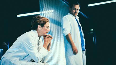 Szenenbild aus "Triage" am Staatstheater Kassel