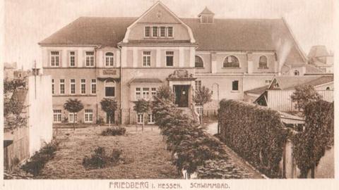 Das Hallenbad in Friedberg im Jahre 1909